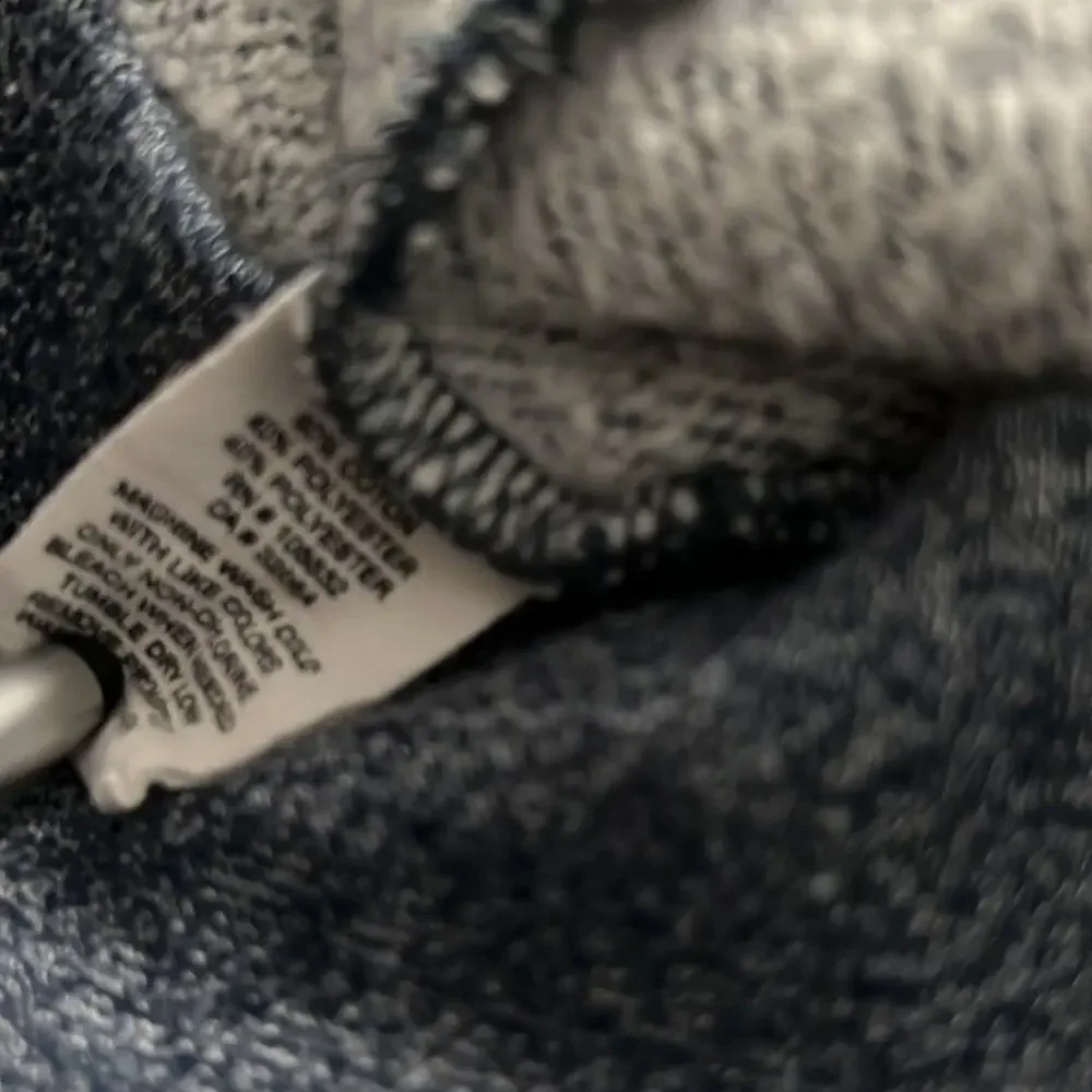 BDG SWEATER SIZE M‎